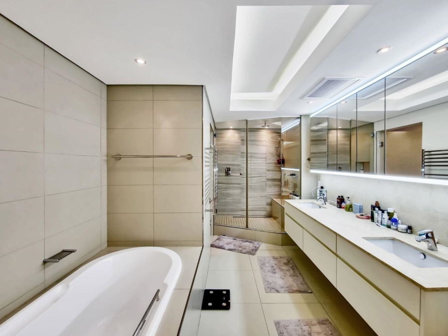 4 Bedroom Property for Sale in Mouille Point Western Cape